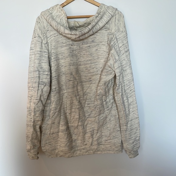 Wilfred Free cozy heathered gray sweater from Aritzia - Picture 4 of 4